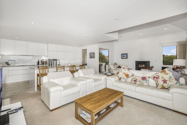 Photo of property in 29 Evelyn Road, Cockle Bay, Auckland, 2014