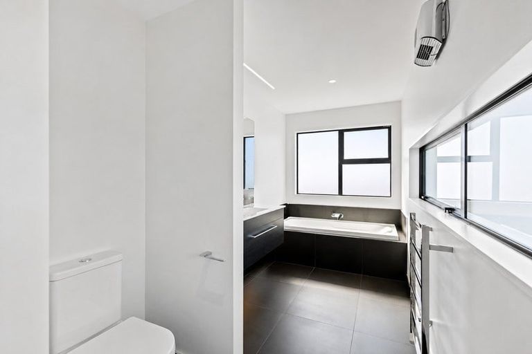 Photo of property in 1 De Surville Way, Pegasus, 7612