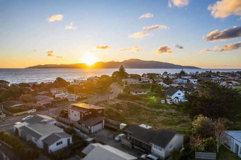 Photo of property in 20b Wharemauku Road, Raumati Beach, Paraparaumu, 5032