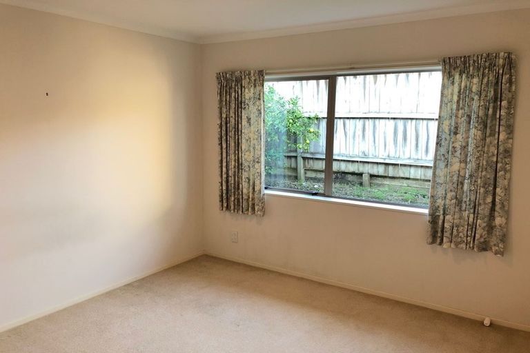 Photo of property in 39 Delmont Close, East Tamaki Heights, Auckland, 2016