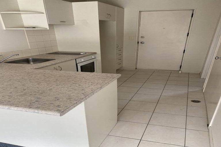 Photo of property in 3e/20 Ian Marwick Place, Birkenhead, Auckland, 0626