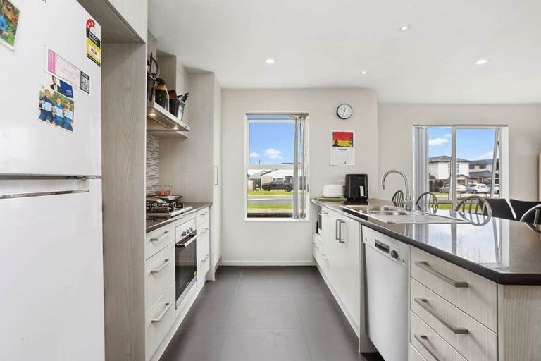 Photo of property in 229 Porchester Road, Takanini, 2112