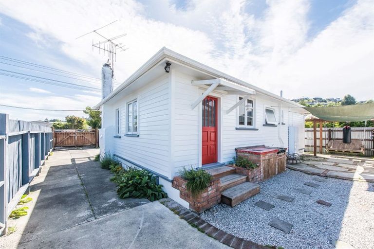 Photo of property in 19 Parkers Road, Tahunanui, Nelson, 7011