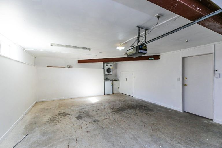 Photo of property in 69 Woodhouse Avenue, Karori, Wellington, 6012