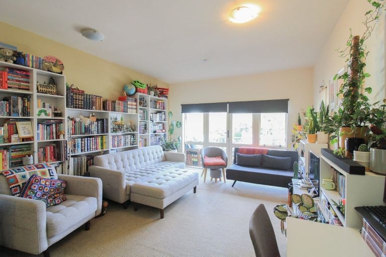 Photo of property in Luxford Villas, 311/72 Herald Street, Berhampore, Wellington, 6023