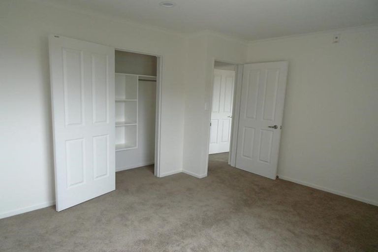 Photo of property in 10/2 Swan Hill Drive, Glen Eden, Auckland, 0602