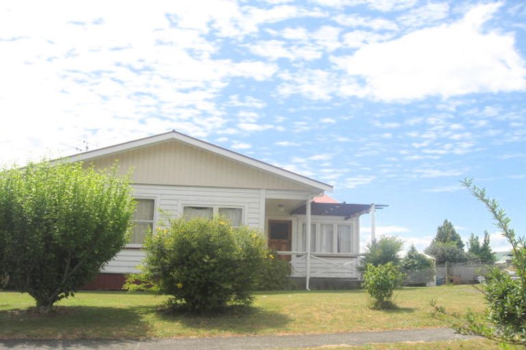 Photo of property in 16 Belvedere Street, Te Puke, 3119