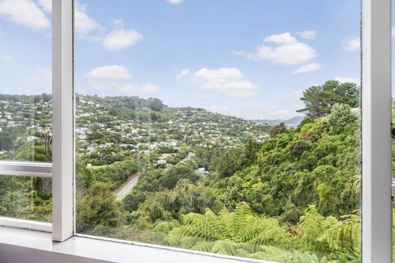 Photo of property in 4 Chancellor Way, Crofton Downs, Wellington, 6035