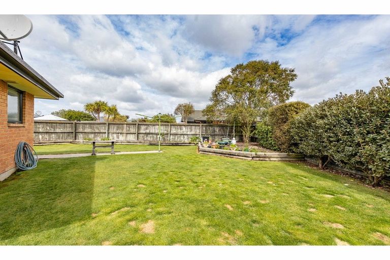 Photo of property in 6 Mclean Place, Woodend, 7610