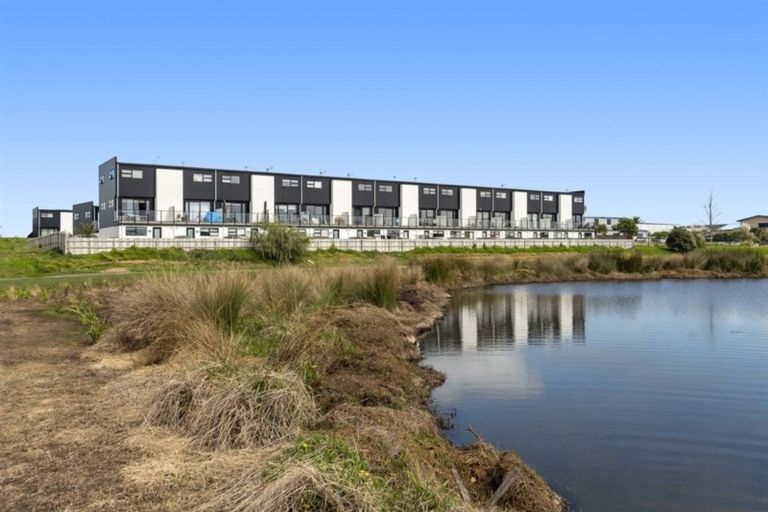 Photo of property in 8/18 Ashley Place, Papamoa Beach, Papamoa, 3118