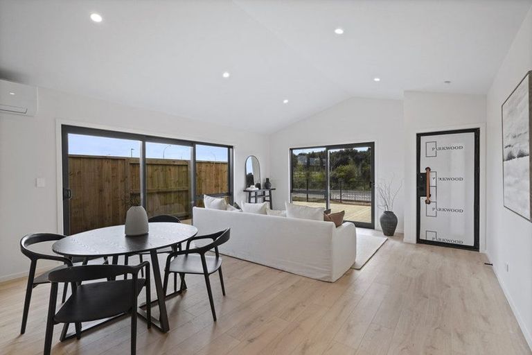 Photo of property in 22 Oneone Street, Cambridge, 3493