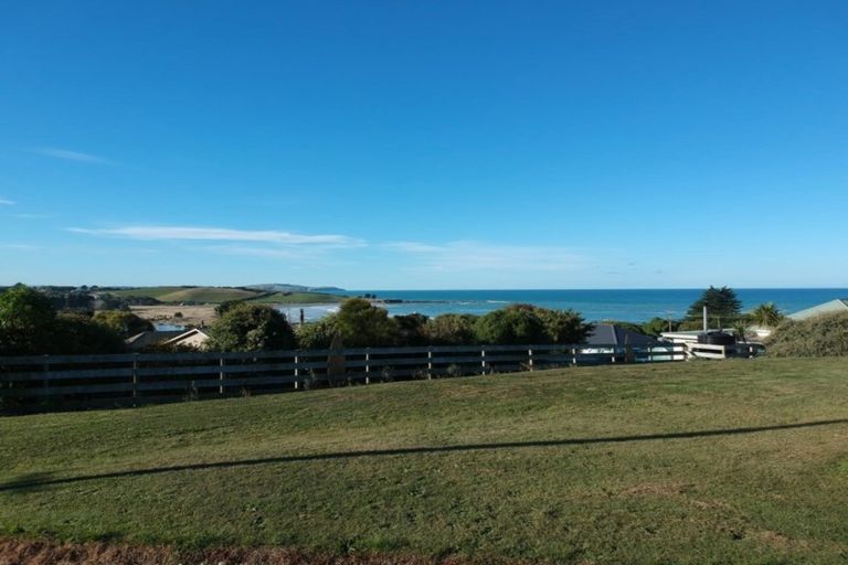 Photo of property in 17 Stirling Street, Kakanui, Oamaru, 9495