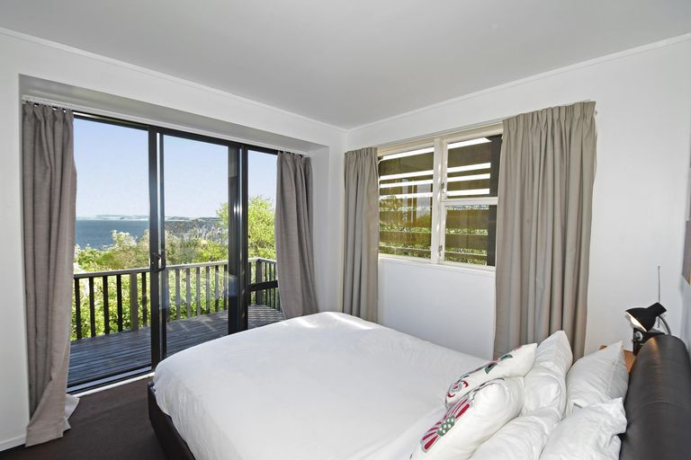 Photo of property in 9 Wonderview Road, Leigh, 0985