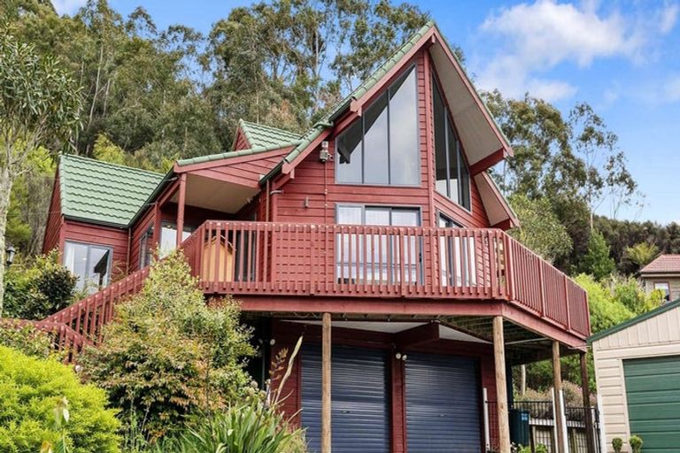 Photo of property in 2b Swainson Street, Naenae, Lower Hutt, 5011