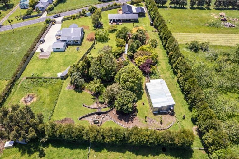 Photo of property in 244 Corbett Road, Paraite, New Plymouth, 4373