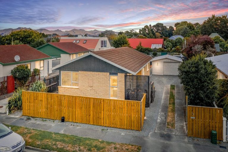 Photo of property in 11 Cowes Street, Avondale, Christchurch, 8061