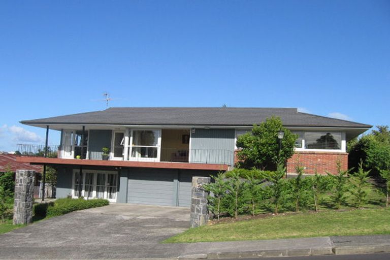 Photo of property in 19 Lydia Avenue, Northcote, Auckland, 0627