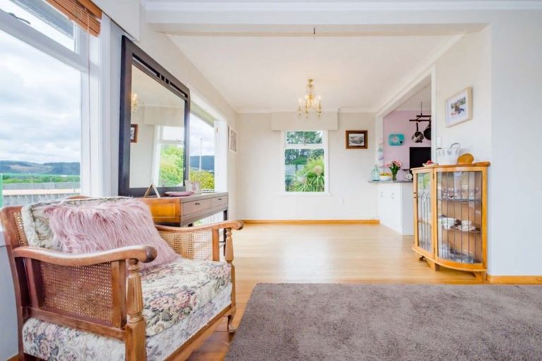 Photo of property in 72 Raumati Road, Raumati Beach, Paraparaumu, 5032