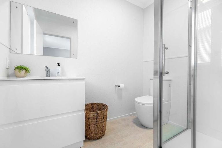 Photo of property in 37 Waterloo Crescent, Hokowhitu, Palmerston North, 4410