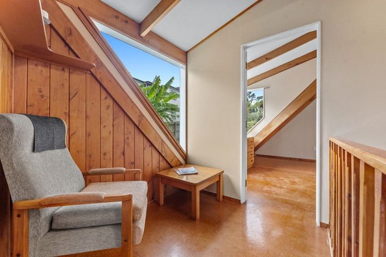 Photo of property in 2/56 Lavery Place, Sunnynook, Auckland, 0632