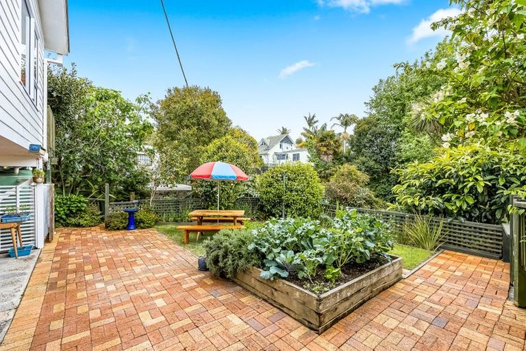 Photo of property in 155 Hutchinson Avenue, New Lynn, Auckland, 0600