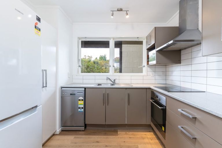 Photo of property in 99a Churton Drive, Churton Park, Wellington, 6037