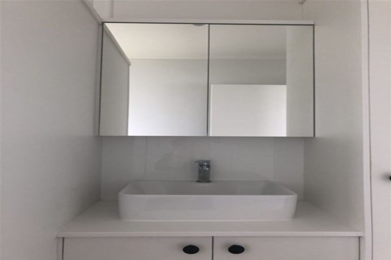 Photo of property in 25 Millers Road, Brookfield, Tauranga, 3110