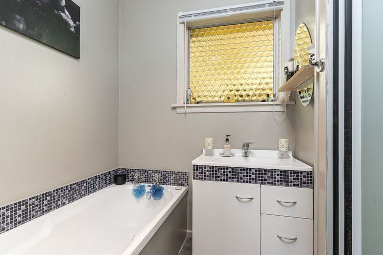 Photo of property in 39 Fergusson Street, Solway, Masterton, 5810