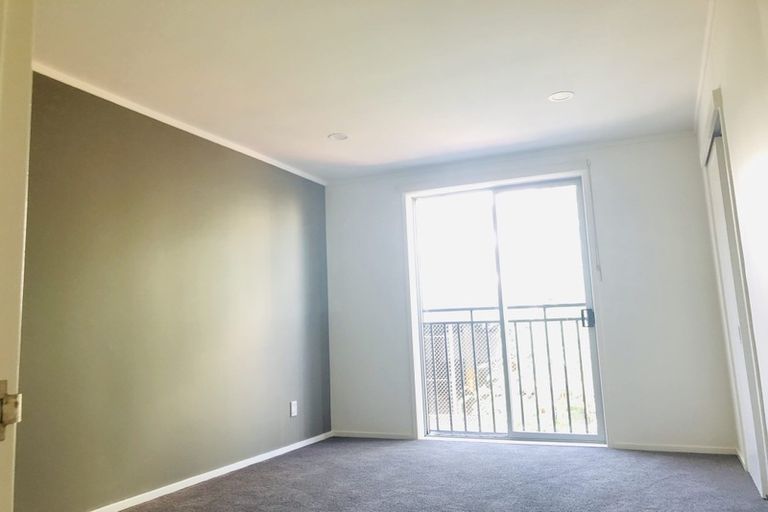 Photo of property in 16 Tekapo Rise, Fairview Heights, Auckland, 0632