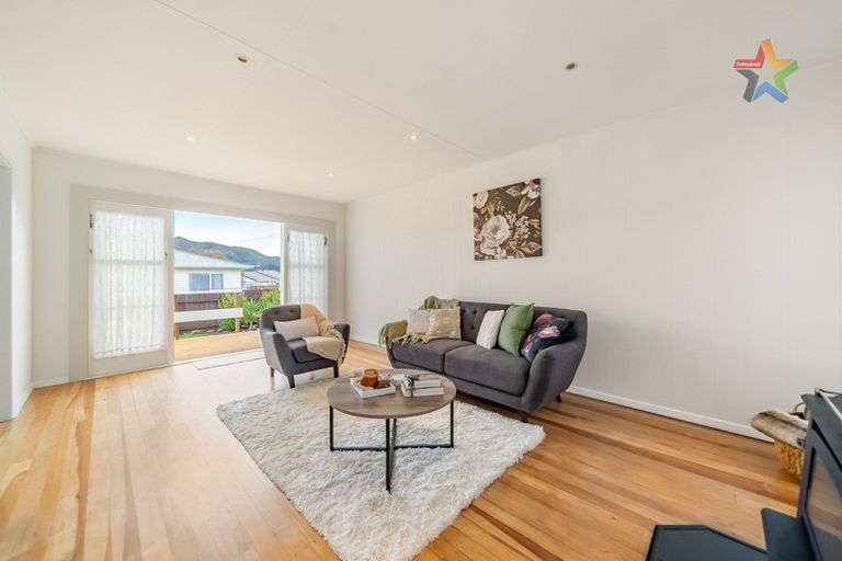 Photo of property in 39 Ruthven Road, Wainuiomata, Lower Hutt, 5014