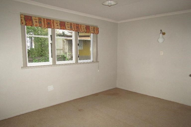 Photo of property in 2/18 Kereru Street, Two Mile Bay, Taupo, 3330