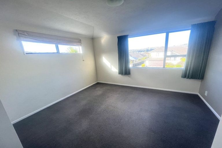 Photo of property in 122 Westchester Drive, Churton Park, Wellington, 6037
