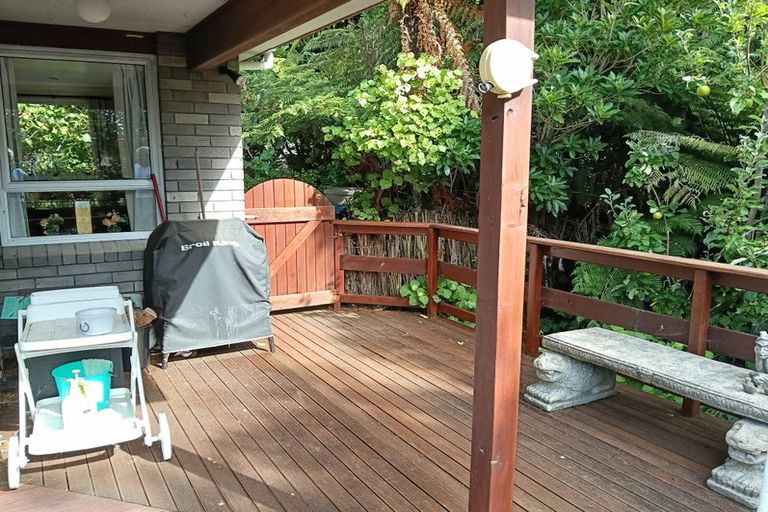 Photo of property in 16 Furneaux Grove, Whitby, Porirua, 5024
