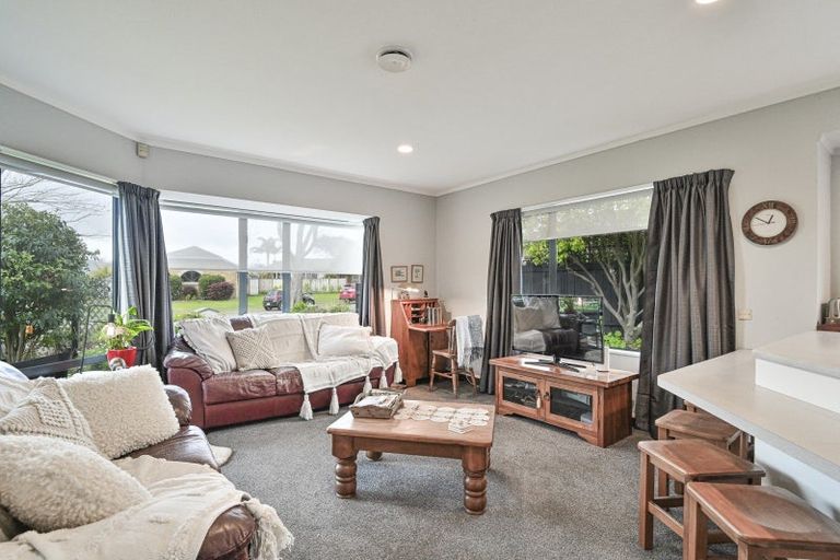 Photo of property in 20 Kingsgate Avenue, Havelock North, 4130