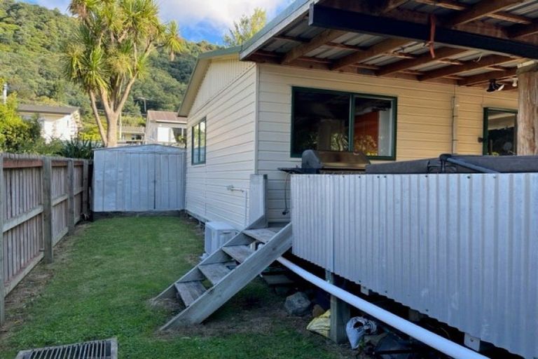 Photo of property in 1/44 Dorset Street, Picton, 7220