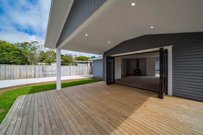 Photo of property in 14 Bromley Place, Westown, New Plymouth, 4310