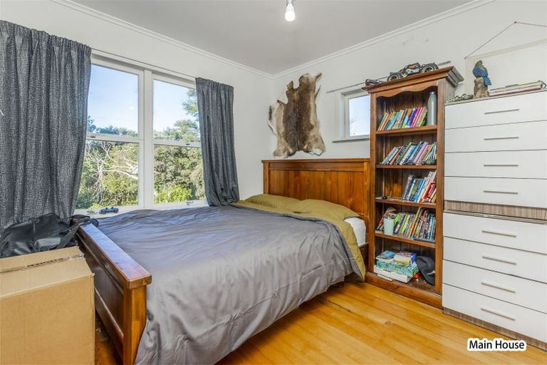 Photo of property in 8 Orere Point Road, Orere Point, Papakura, 2585