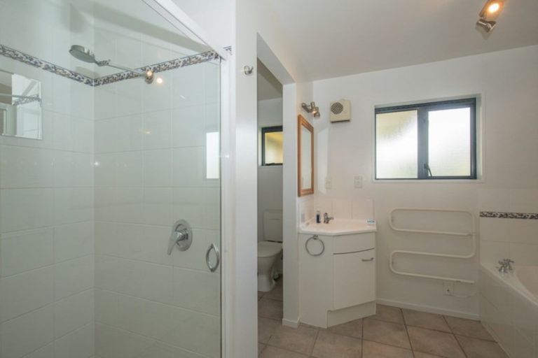 Photo of property in 65 Warren Street, Wanaka, 9305