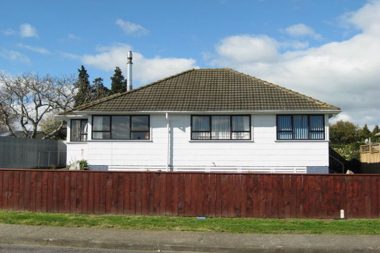 Photo of property in 1 Carpenter Street, Waipukurau, 4200