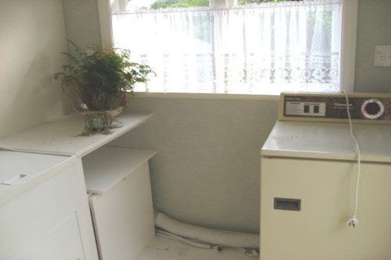 Photo of property in 37 Tio Tio Road, Miramar, Wellington, 6022