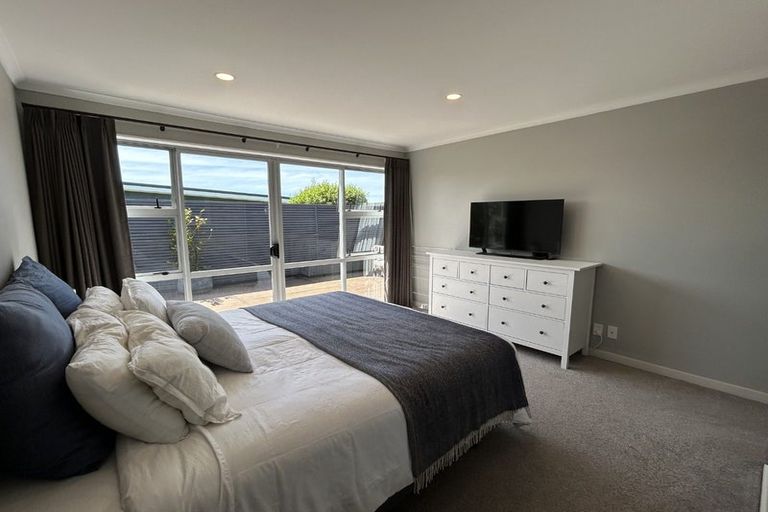 Photo of property in 29 Kiriwai Road, Paremata, Porirua, 5024