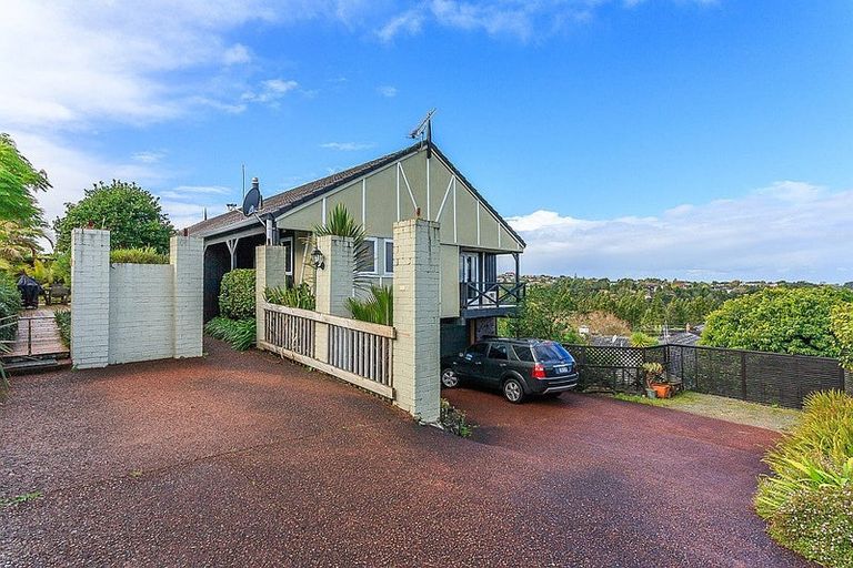 Photo of property in 50 Balmain Road, Chatswood, Auckland, 0626