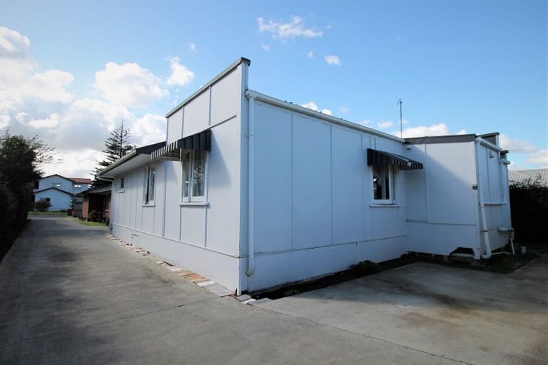 Photo of property in 12 Gibbs Road, Manurewa, Auckland, 2102