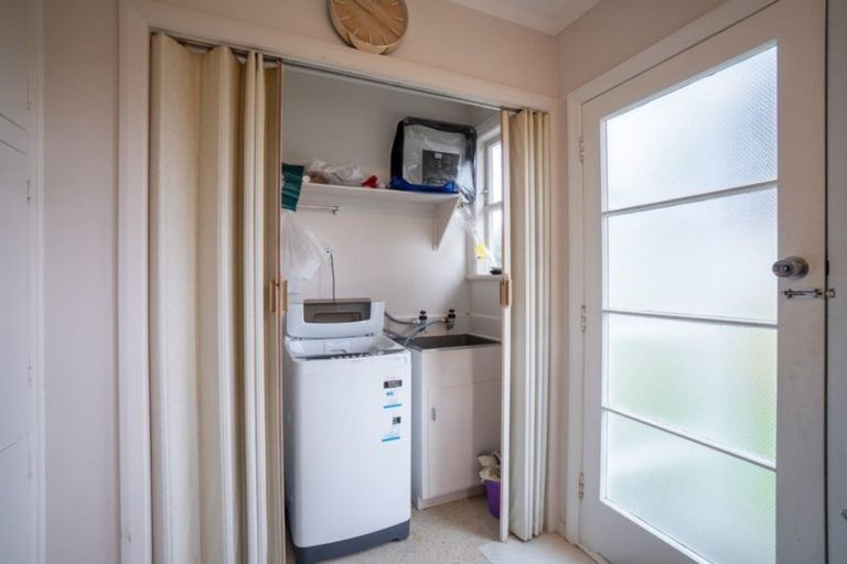 Photo of property in 2 Hartley Place, Awapuni, Palmerston North, 4412