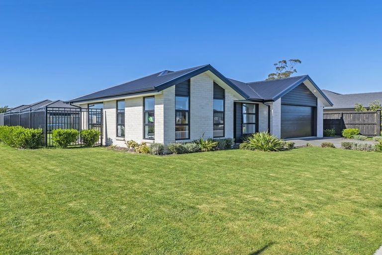 Photo of property in 197 Faringdon Boulevard, Rolleston, 7615