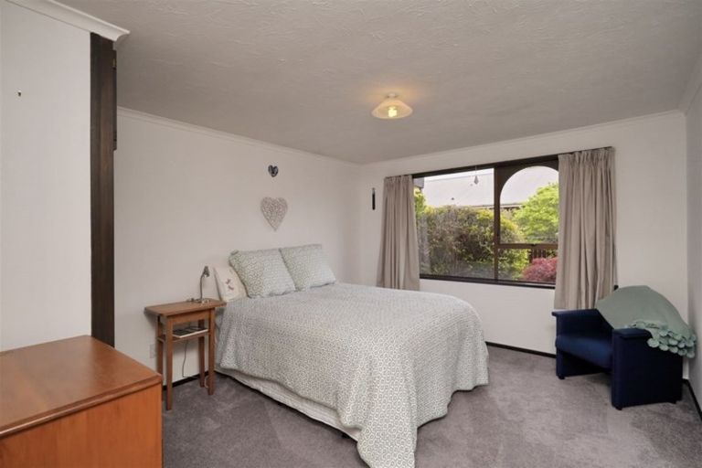 Photo of property in 34 Laing Crescent, Heathcote Valley, Christchurch, 8022