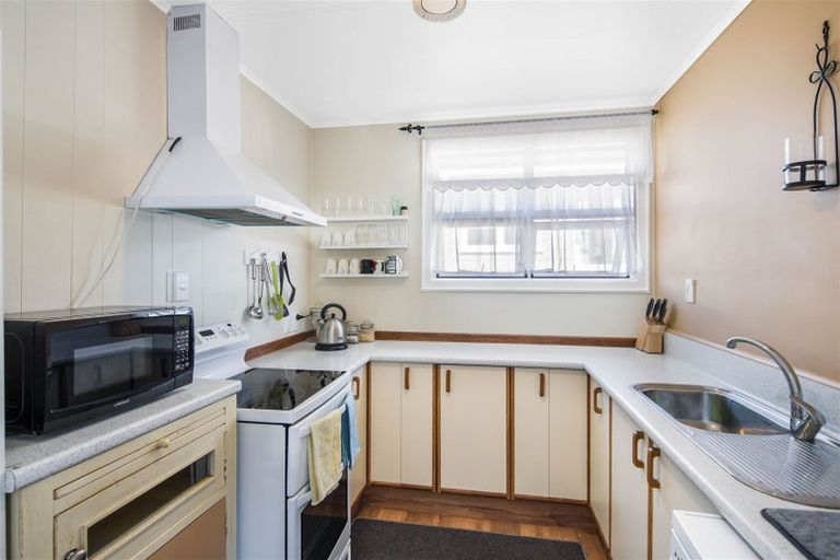 Photo of property in 6 Stipulate Place, Ascot Park, Porirua, 5024