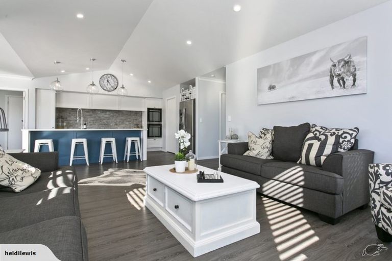 Photo of property in 32 Mike Smith Drive, Cambridge, 3434