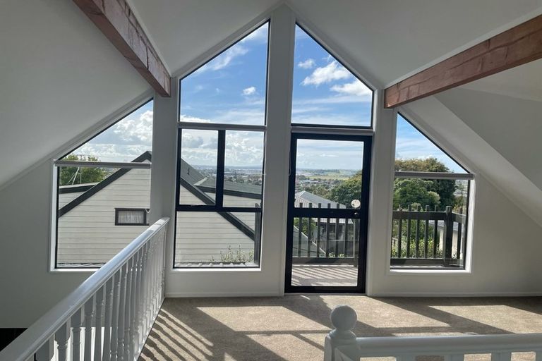 Photo of property in 2/14 Rakaia Rise, Clover Park, Auckland, 2019