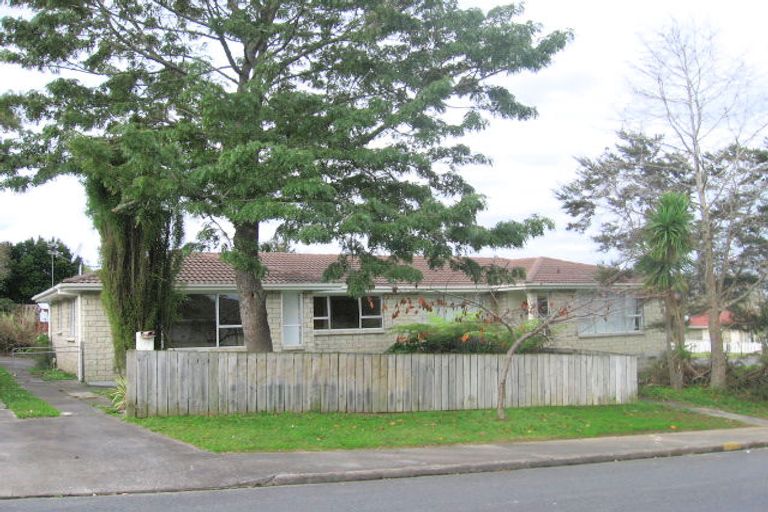 Photo of property in 13 Shale Avenue, Massey, Auckland, 0614